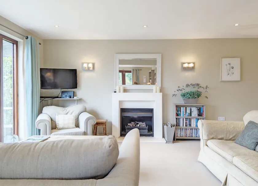 Long Meadow - sleeps 4 guests  in 2 bedrooms - Image 1