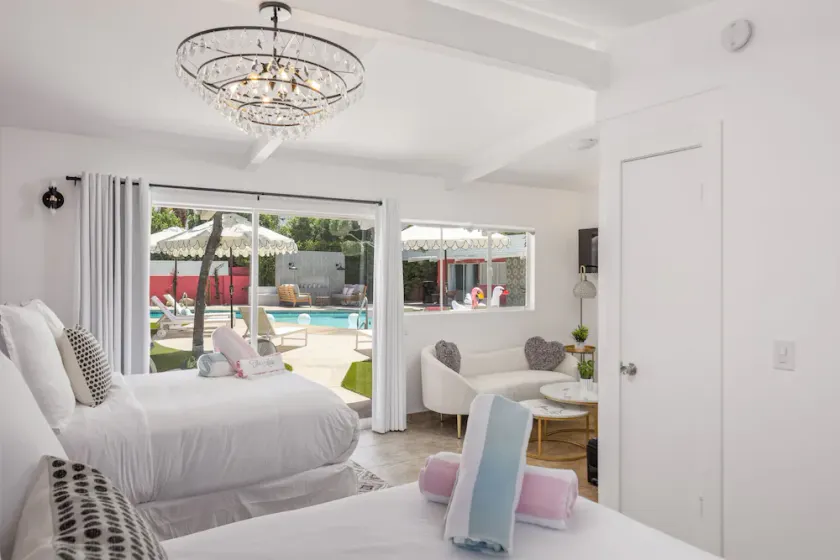 Double Queen Poolside Suite - Image 1