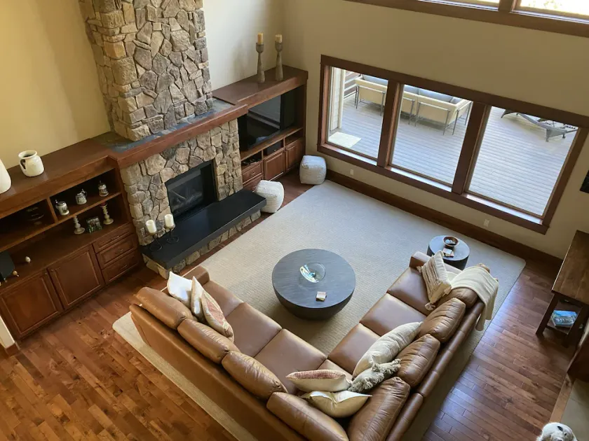 Large luxury home in desirable NW Bend, 30 minutes to world class skiing/snow - Image 1