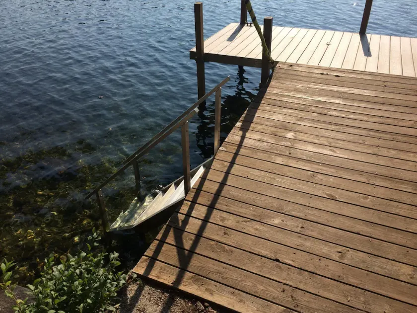 Fredelig Lakefront Getaway - Image 1