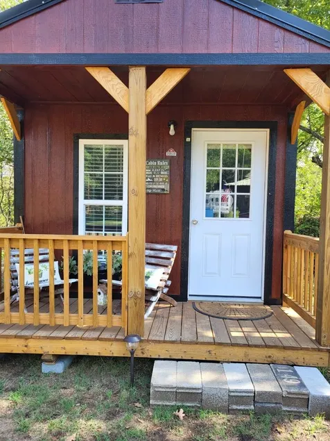 River Rock Cabin 11 - Wilderness RV & Adventure Park - Image 1
