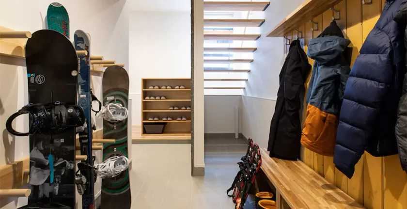 Luxury 4 Bed Ski Chalet minutes from the Ski Fields, Niseko Chalet 1011 - Image 1