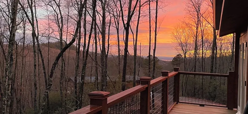 Couples Romantic Getaway!! Mountain Log Cabin with Hot Tub & Fireplace. - Image 1