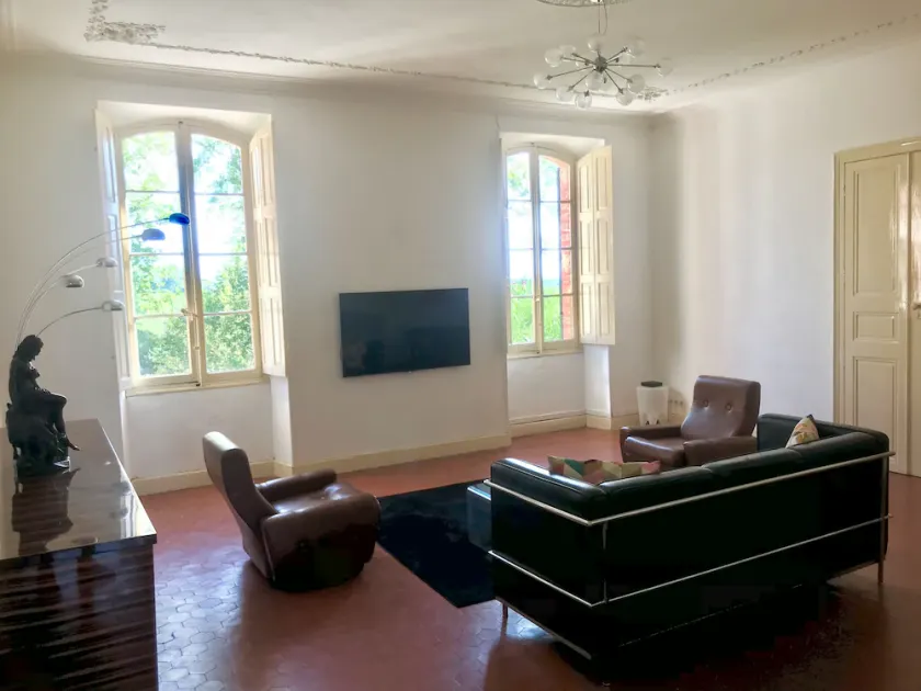 Gîte au Château Jonquier 2 - Image 1