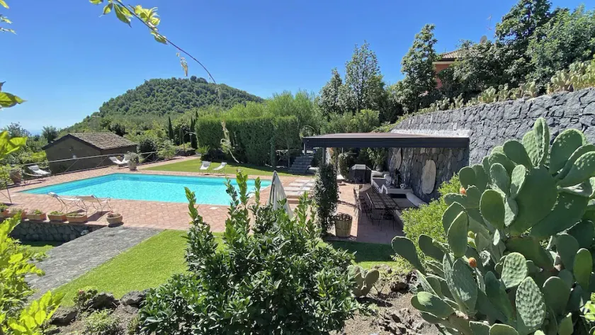PALMENTO TRECASTAGNI, panoramavilla och uthus med pool - Image 1