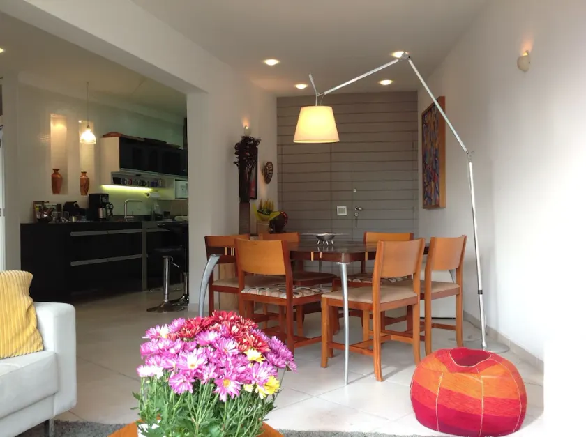 Ocean view Loft Style Apartment - Image 1