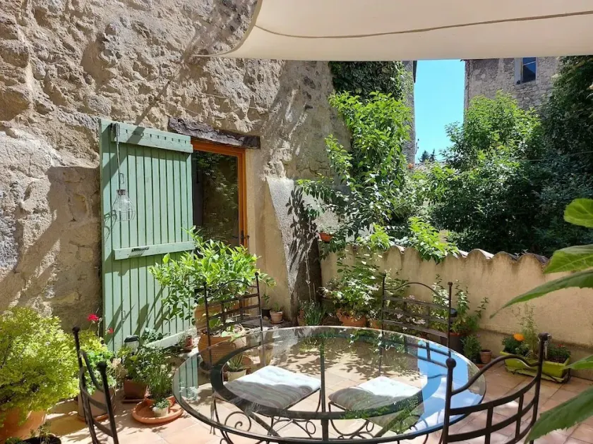 Charmant gîte en pierre, du 18ème siècle, rafraîchissant en été, calm - Image 1