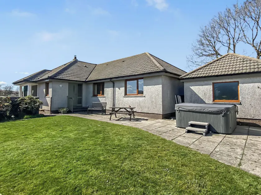 4 bedroom accommodation in Banavie, near Fort William - Image 1