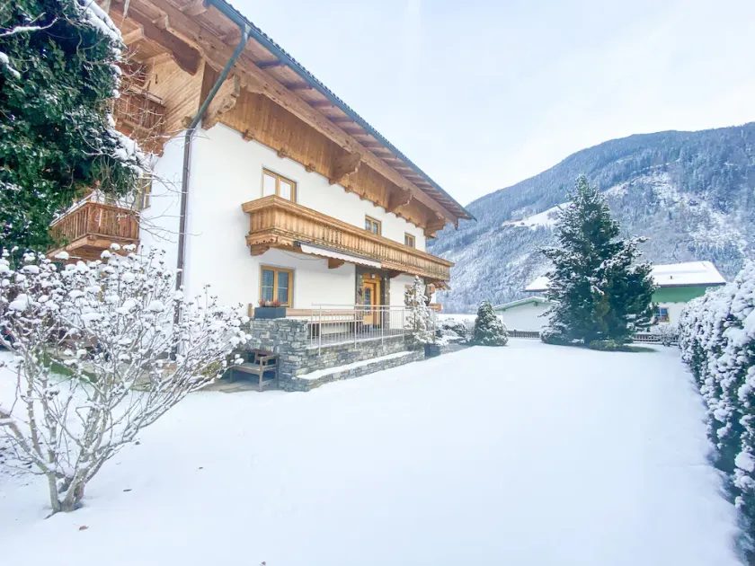 Vacation apartment 5 min to the ski area in Aschau im Zillertal 2nd floor - Image 1