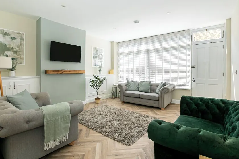 Stunning Townhouse in Cirencester - Image 1
