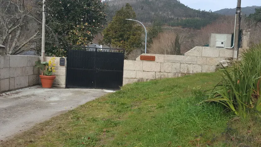Great holiday villa, at the foot of the river Verdugo - Image 1