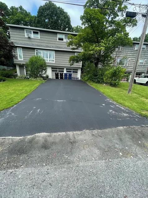 Spacious university area home with a park side view, one mile away from SU. - Image 1