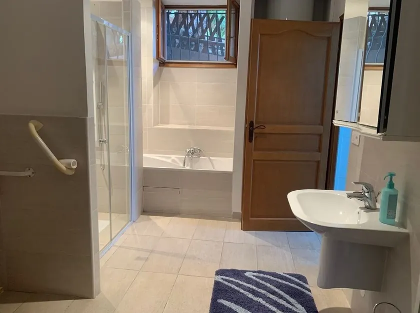 ROOMS WITH KITCHEN and S'of BDANS VILLA IN QUIET NEAR NICE - Image 1