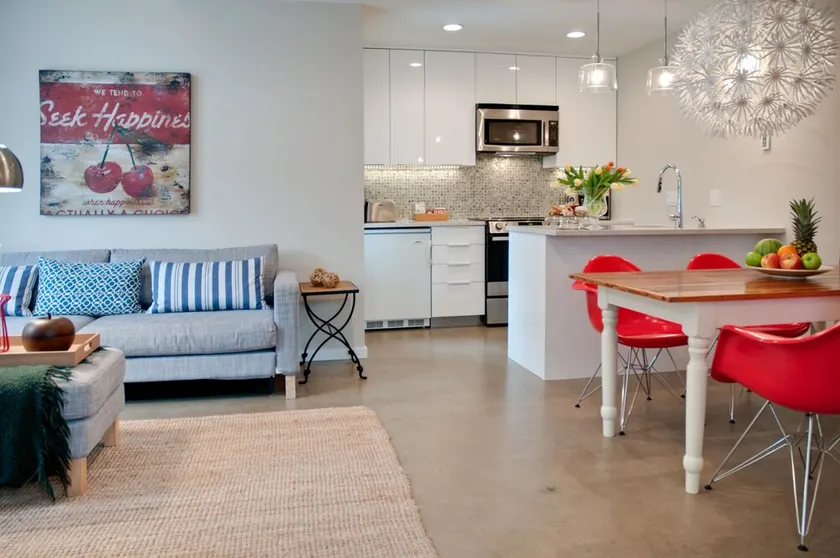 Top Vancouver location 2011-2016! Maison d'entraîneur licenciée à Kitsilano (# 18-549814) - Image 1