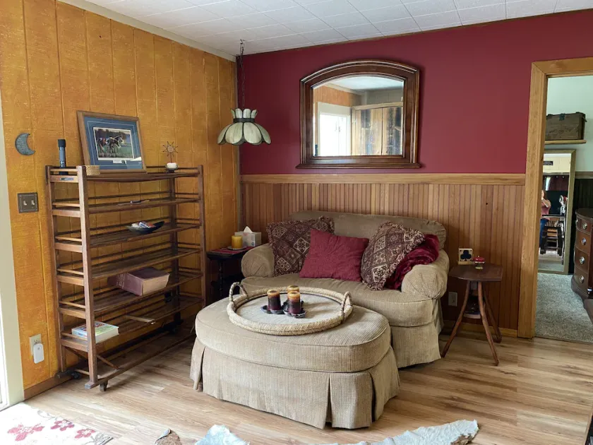 Beautifully decorated Cottage on 30 acre ranch, accommodations for horses extra  - Image 1