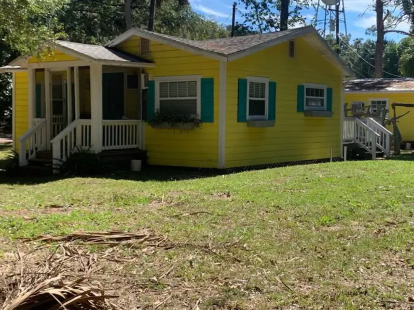 15) Mocking Bird Cottage - Image 1