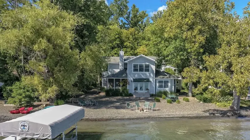 \"Menteth Landing: Luxus-Ferienhaus am See\" - Image 1