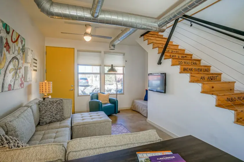 # 2-Mount Condo · Urban! Kunst! 1bd1ba Condo nær Old Town / Sawmill - Image 1