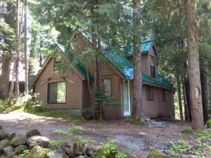 Summer special, stay before 9/8/26 get third night half off. - Image 1