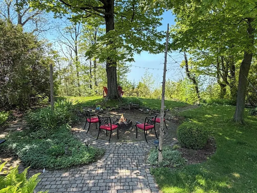 First on Elmslie Oasis, Lakefront - Image 1