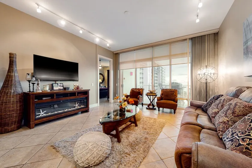 High-End Sapphire Condo with Gulf Views, Balcony, 2 Pools, Spa, Gym & Hot Tub - Image 1