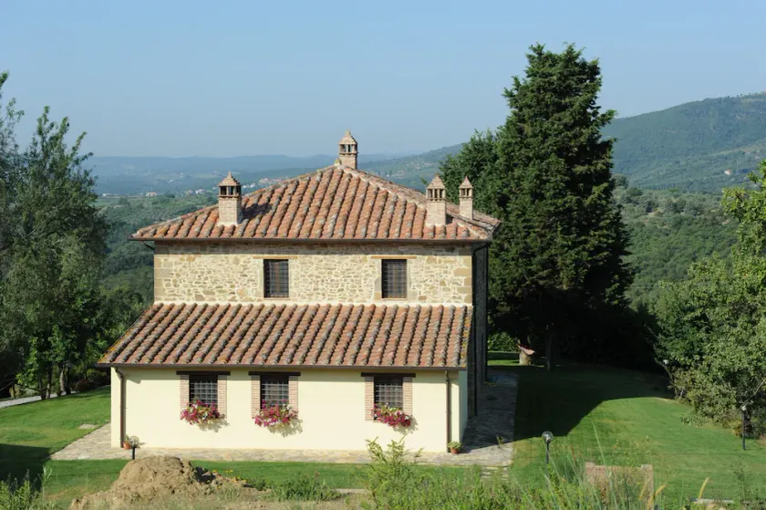 La casa de campo \"vocabolo Poggio del Pero\" se encuentra en Panicale - Image 1