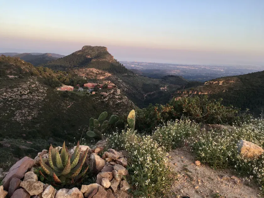 VILLA GLADYS. SIERRA CALDERONA VIEWPOINT - Image 1