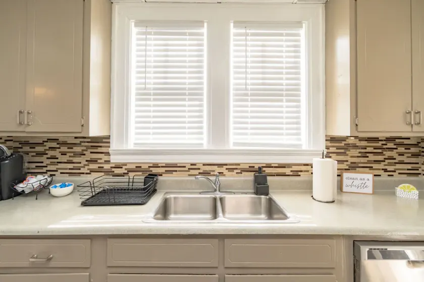 Cloverdale Large Group Duplex • 6BR • Sleeps 14 - Image 1