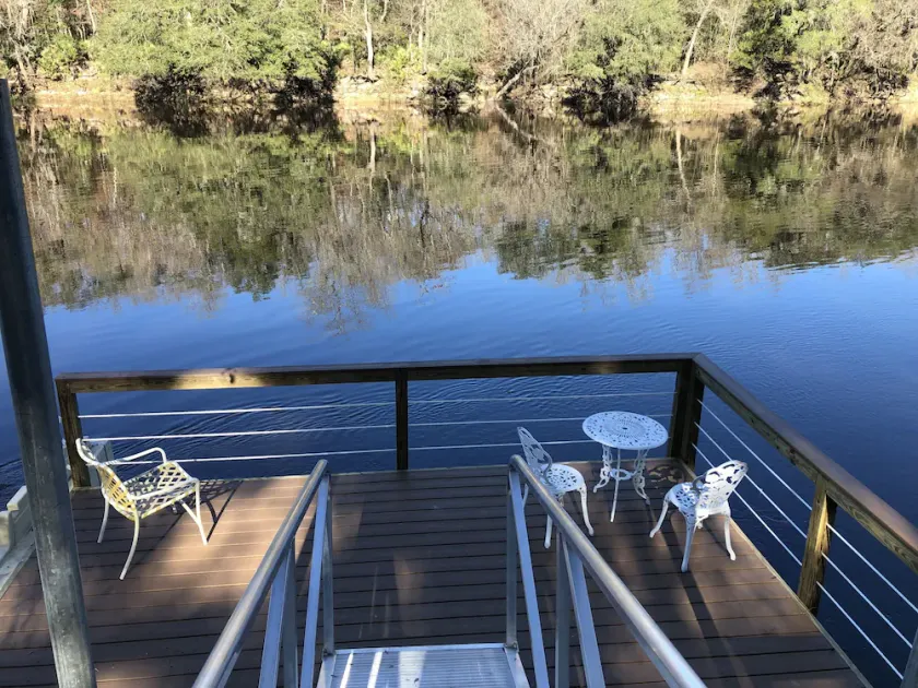 Suwannee River Retreat with Private Dock, Free Kayaks, and Fire pit - Image 1