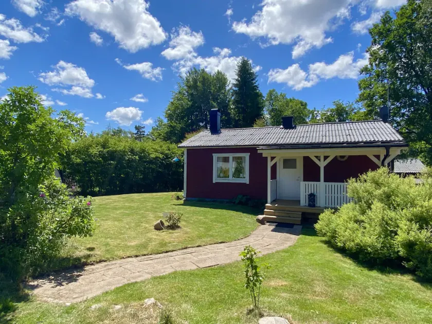 Idyllic holiday home near Örkelljunga, sun terrace, wood-burning stove, forests and lakes - Image 1