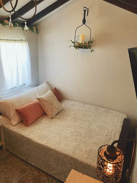 Willow Tree Cottage - Image 1