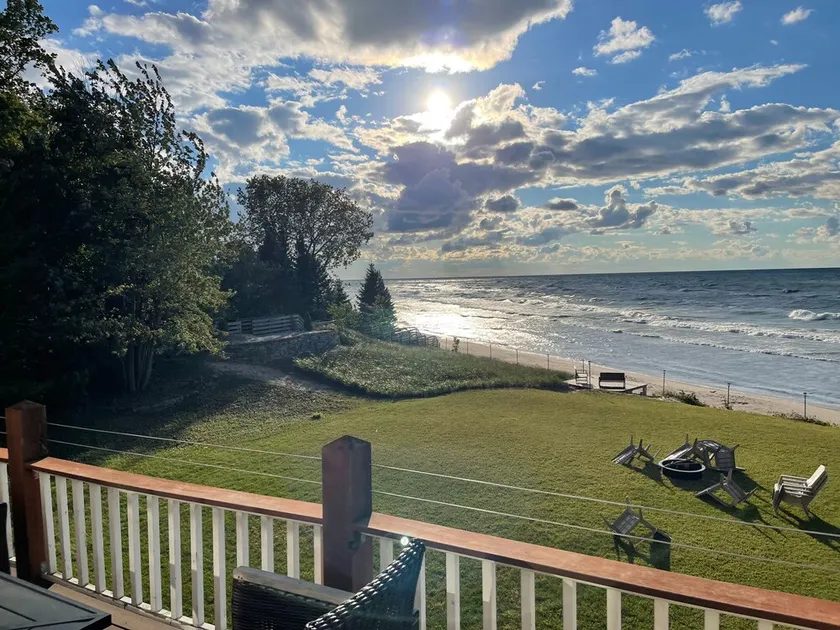7500 kvm Beachfront Home i Union Pier 12 sovplatser - Image 1