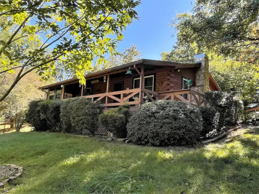 Grumpy Bear Cabin-Hot Tub-Pet Friendly - Image 1