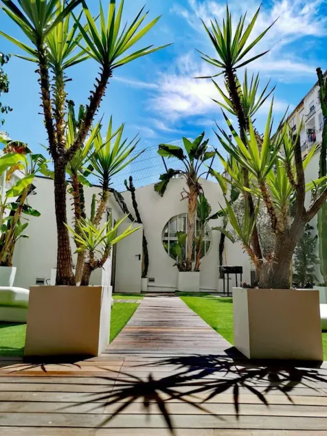 LUXURIOUS APARTMENT MED WIFI PRIVATE SUNNY TERRACE & JACUZZI I CITY CENTER - Image 1