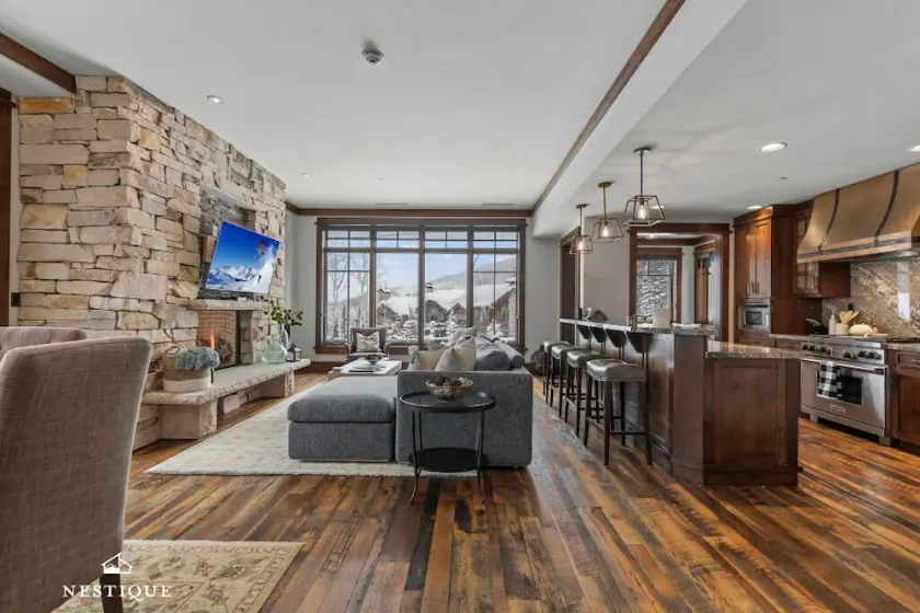 Maison Moose at Arrowleaf in Deer Valley, Luxurious Ski-In Ski-Out Condo Hosted by Nestique - Image 1