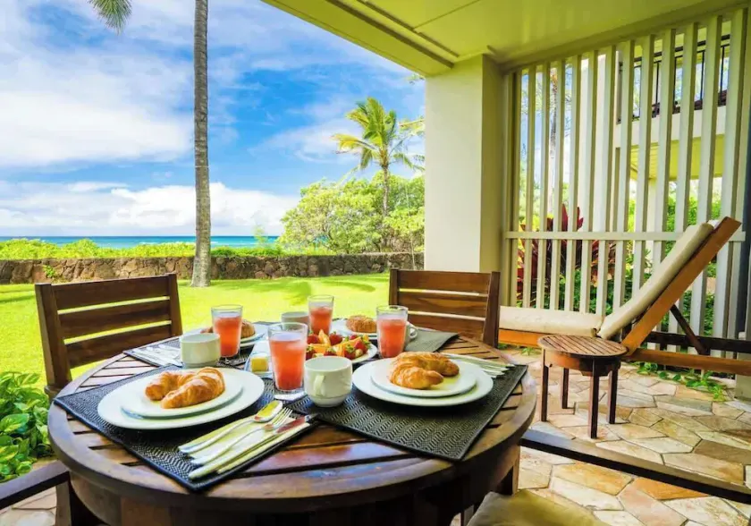 Ocean Front Luxurious Villa - Image 1