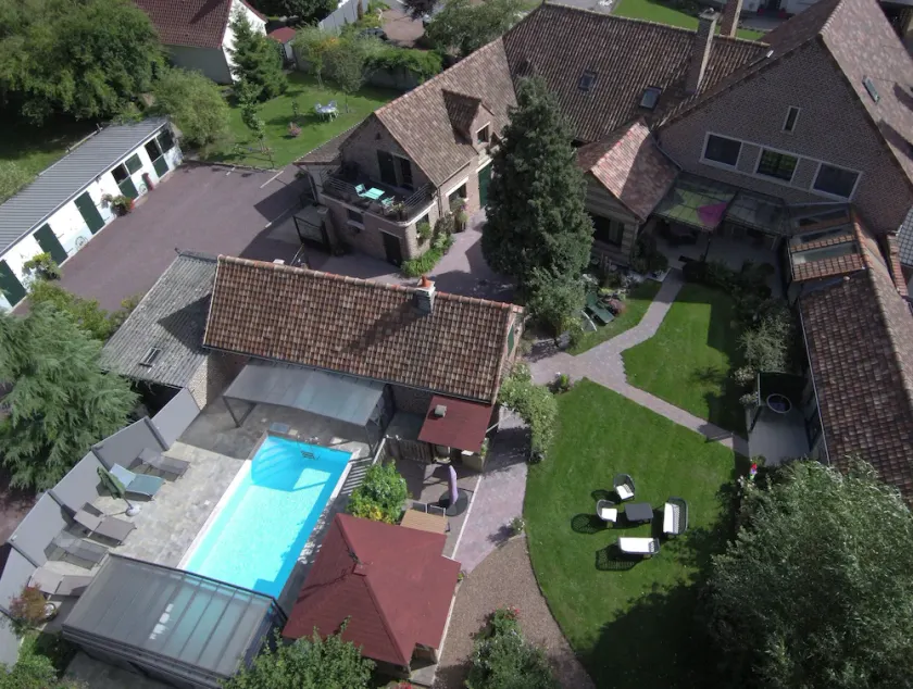 Gîte pour 2 personnes \"La Maison de Arya\" avec jaccuzi et accès piscine - Image 1