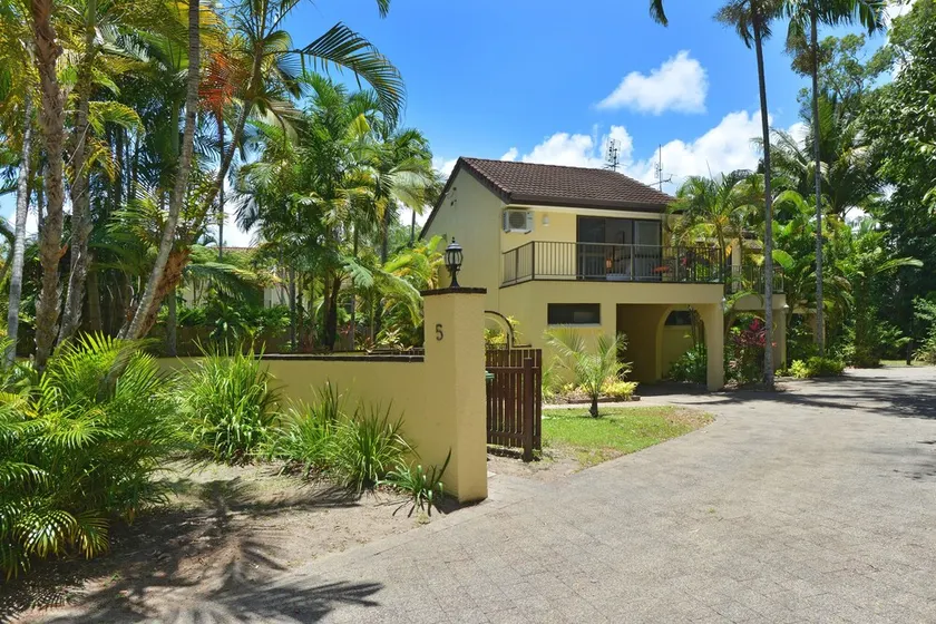 Sea La Villa Port Douglas - Image 1