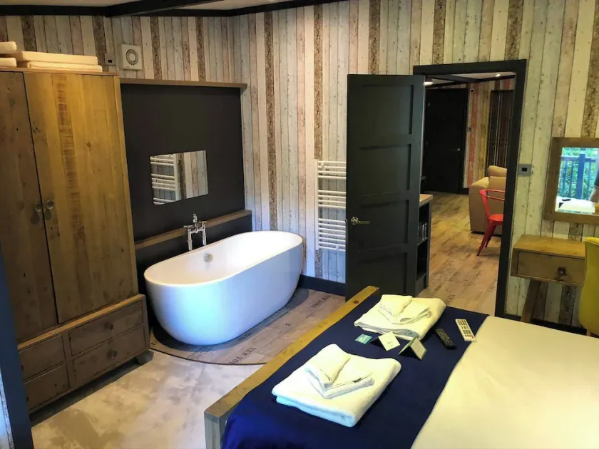 Pet Friendly Lodge - Sleeps 6 - Image 1