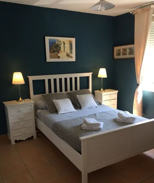 Joli T2 entre plage et centre ville ,terrasse,wifi, Clim,parking,local-vélos... - Image 1