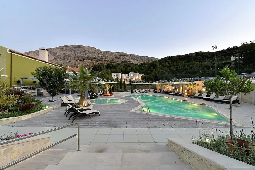 Alexander Mountain Resort - Image 1