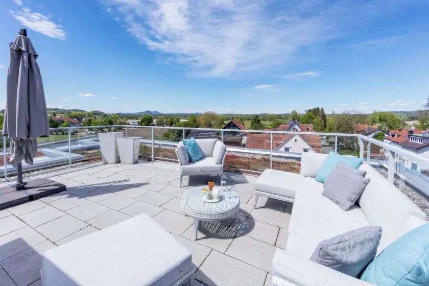 Penthouse Moos - Image 1