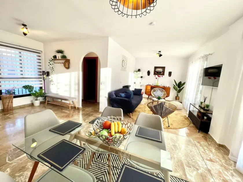 Riviera Beach Apartment - Image 1