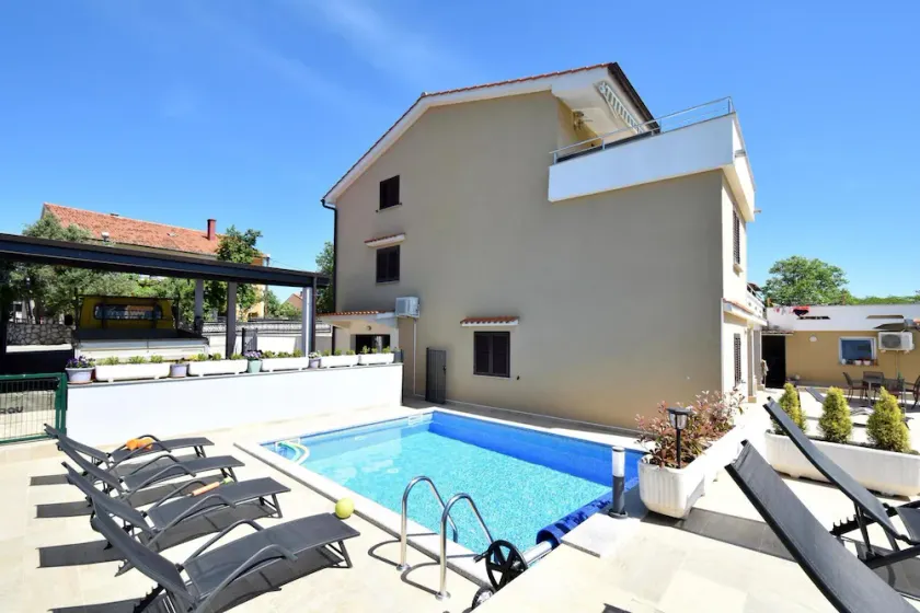 Holiday apartment Apartment Zrinka on the ground floor with pool - Image 1