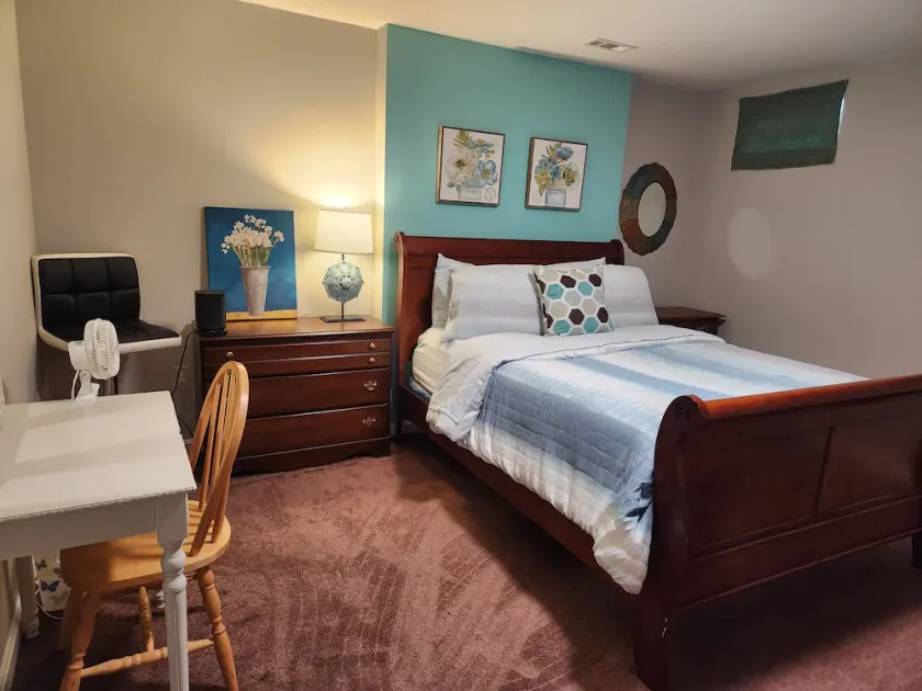 Private Basement Apartment - Image 1