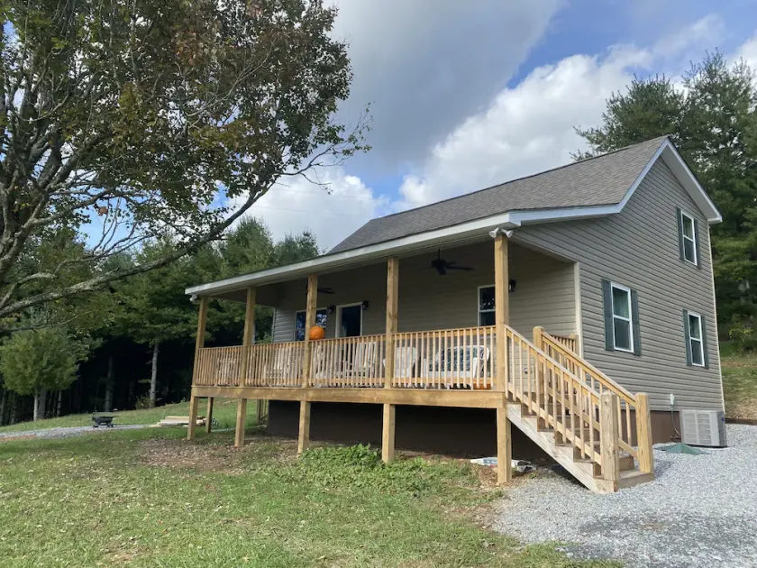 Mtn Secret Farm House, Privacy, River, Firepit, Deck, Fishing, Hiking, Outdoors. - Image 1