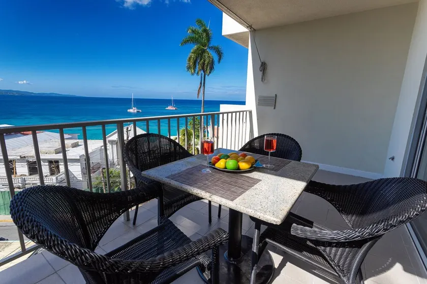 New Modern Ocean View 2Bed2Bath Hip Strip - Image 1
