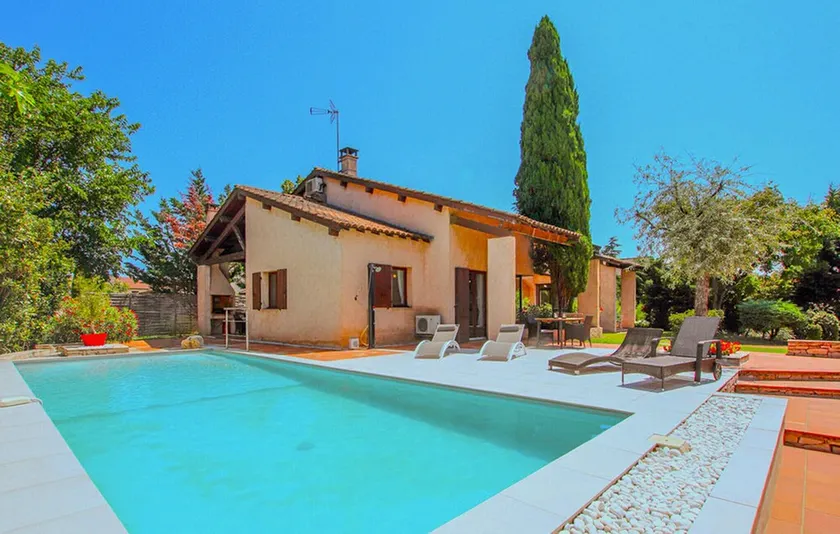Beautiful home in Meyzieu - Image 1