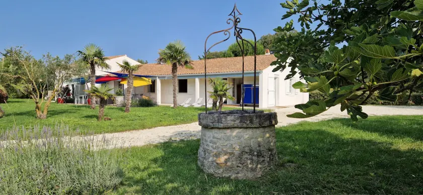 Villa 4 estrelas a 800m da praia, em um parque de 6 hectares - Image 1