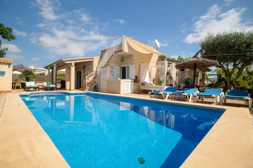 Holiday house with pool very close to the beach, in Playas de Muro, Mallorca - Image 1